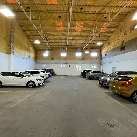 Lusitania Parking Gratis Bajo Disponibilidad