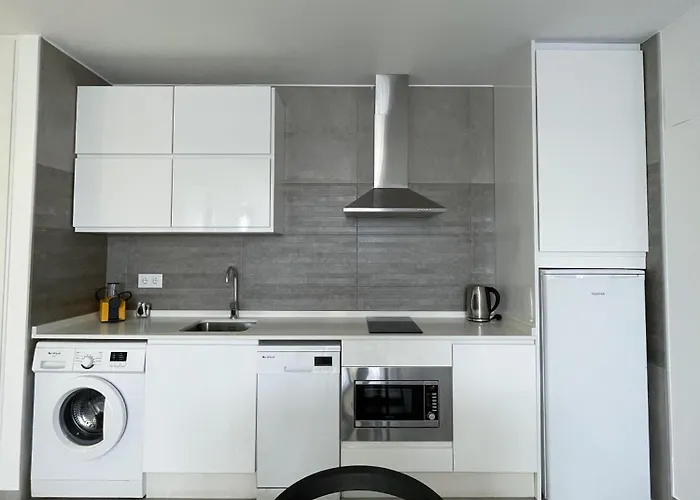 Lusitania Parking Gratis Bajo Disponibilidad